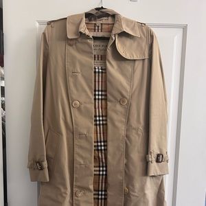 Burberry Kensington tan classic trench coat